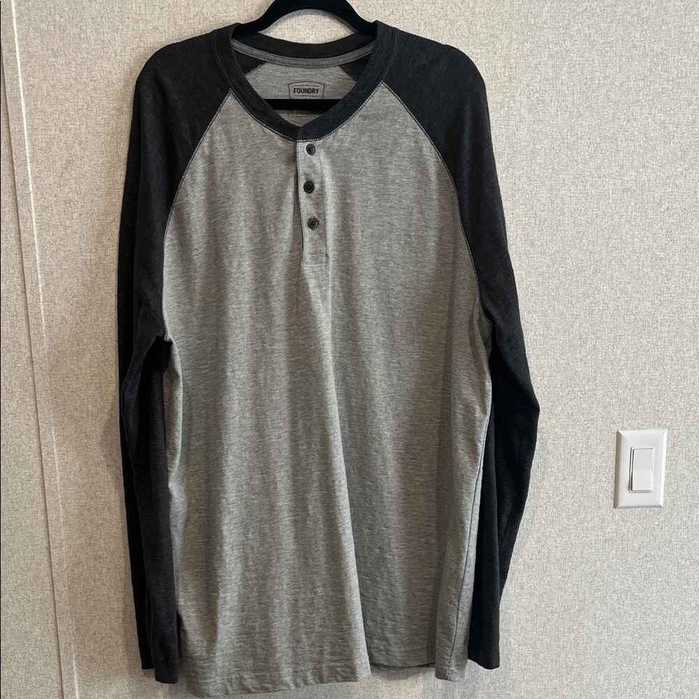 NWOT The Foundry Supply Co. Light Gray and Charcoal Gray Long Sleeve Henley